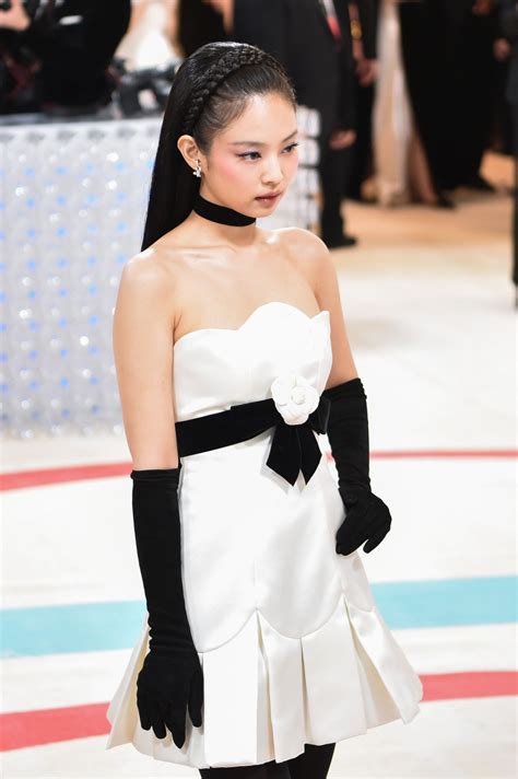 jennie dress to impress outfits